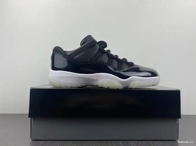 One Kick Air Low Jordan Retro 72-10 11 AV2187-001 0619